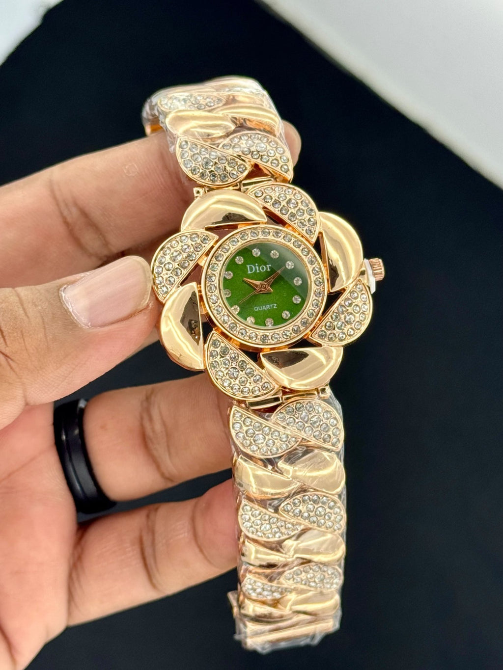 Dior flower Model - ZypherPremium