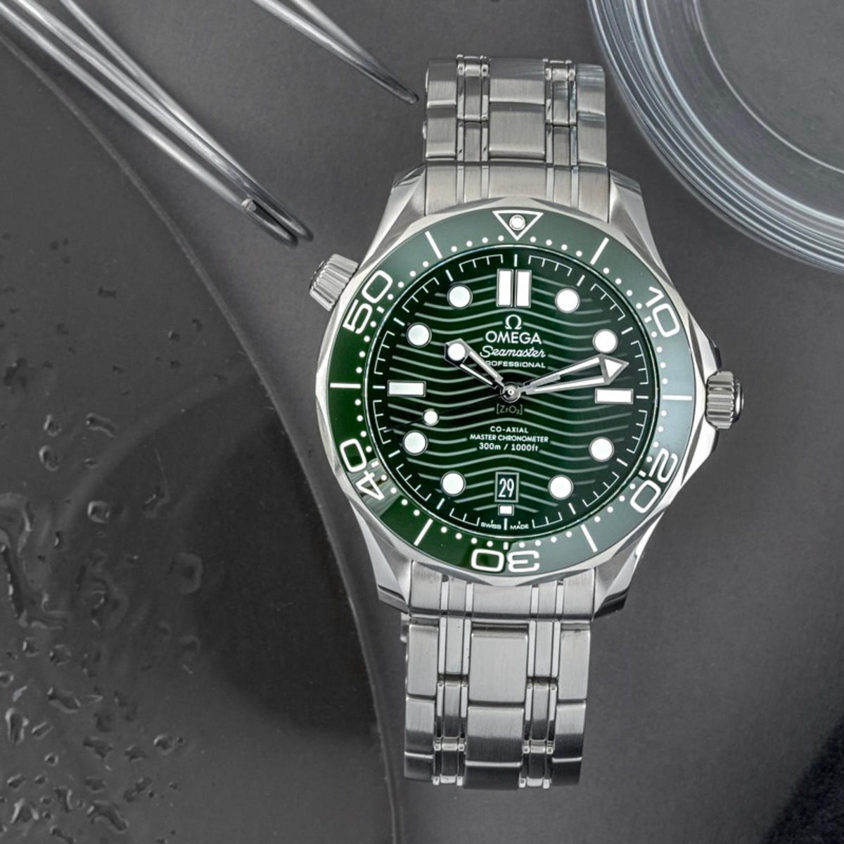 OMEGA Seamaster Diver 300M Co-Axial Master deep forest green - ZypherPremium