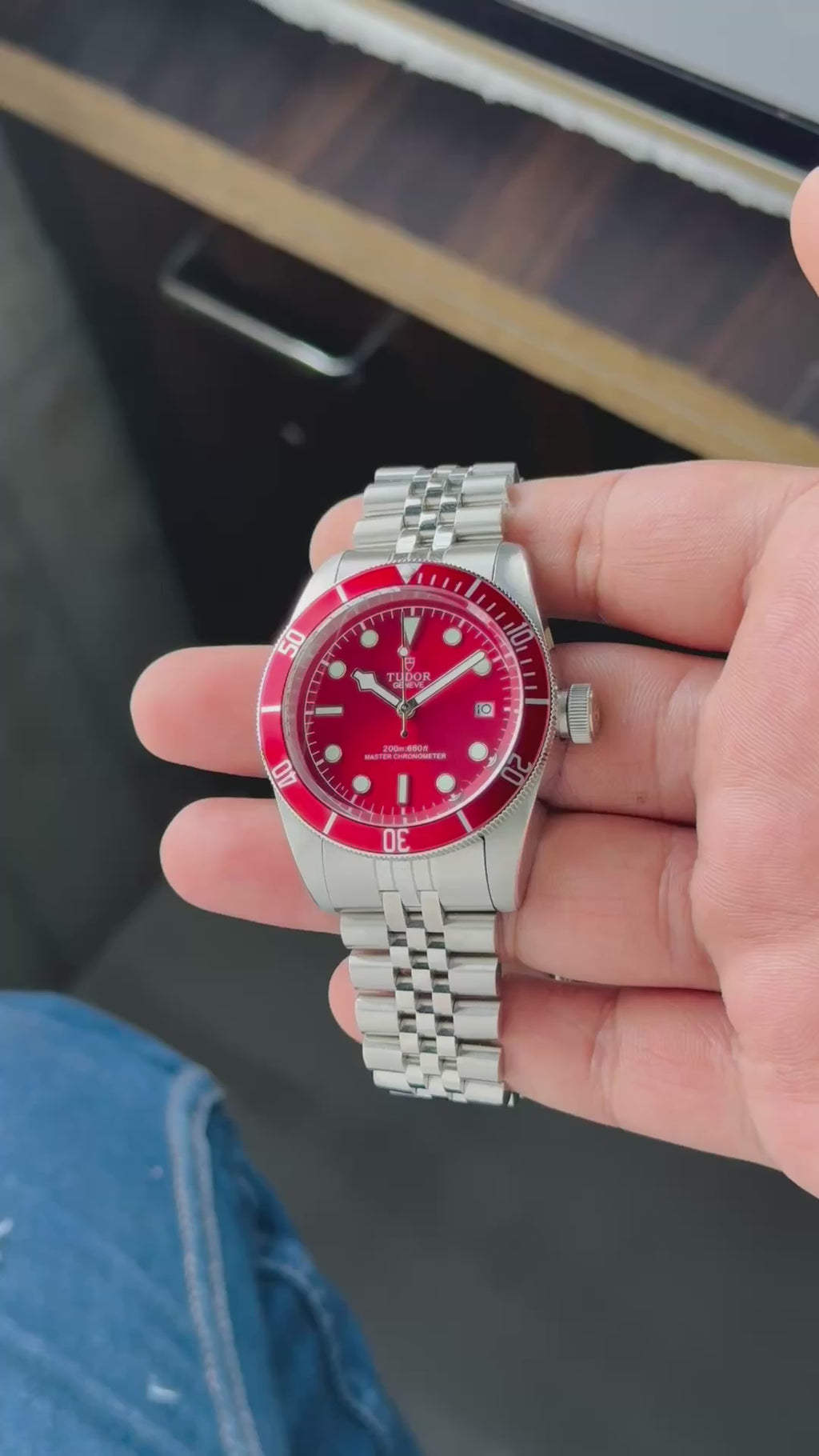 Tudor BlackBay (Red)