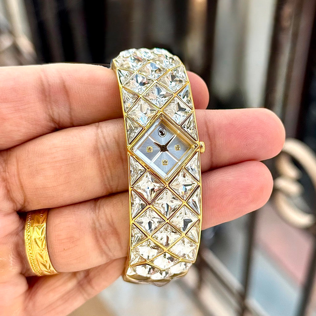SWAROVSKI CURIOSA CRYSTAL BANGLE – GLAMOUR EDITION - ZypherPremium